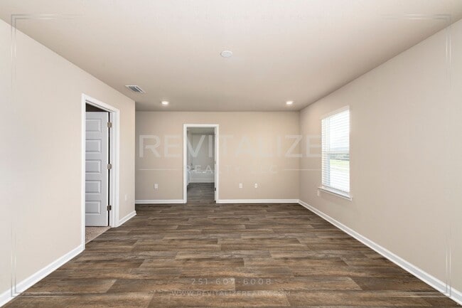 Building Photo - Stunning 2-Story House in Spanish Fort!