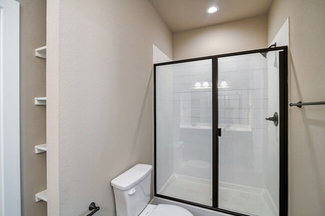 Building Photo - GORGEOUS 3 BEDROOM DUPLEX LOCATED IN MIDLOTHIAN ISD!