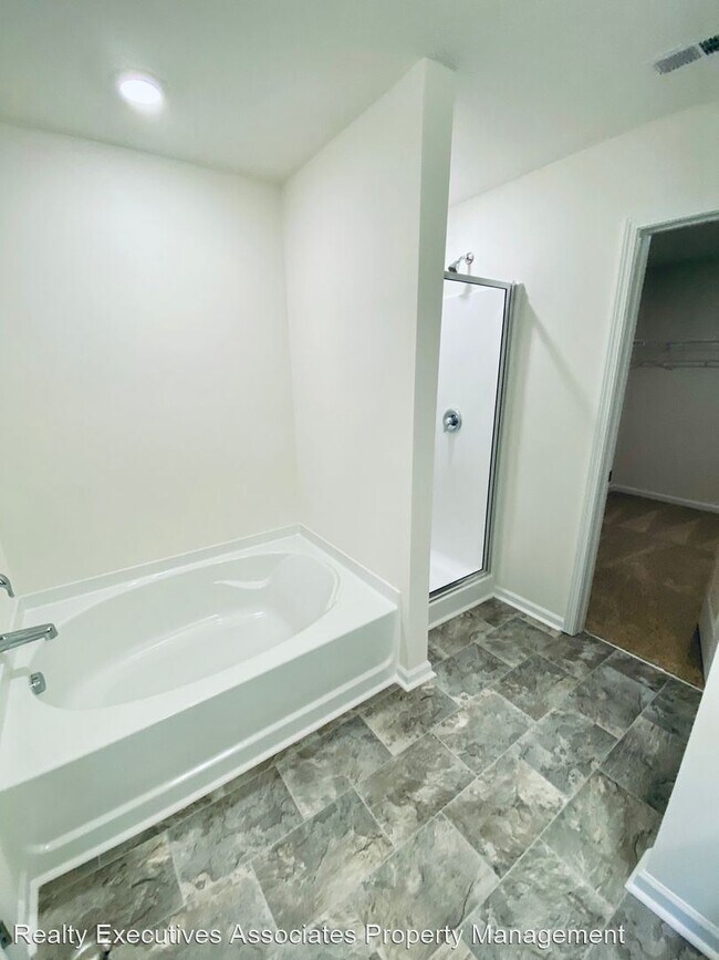 Building Photo - 4 br, 2.5 bath House - 9729 War Admiral Lane