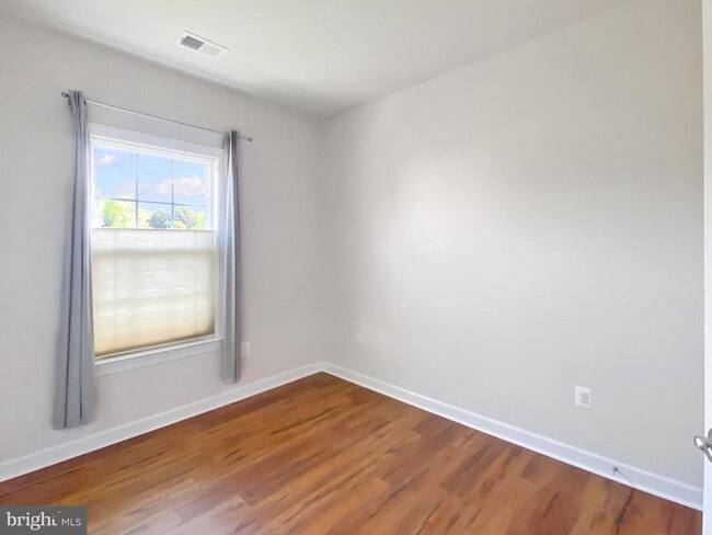 Building Photo - 9706 Braidwood Ter