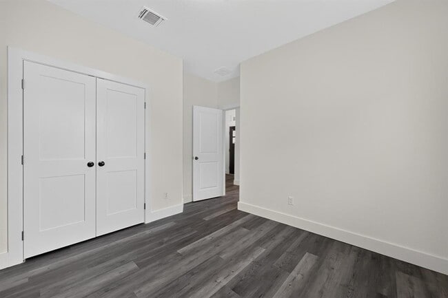 Building Photo - 104 Joseph Hawkins Ln