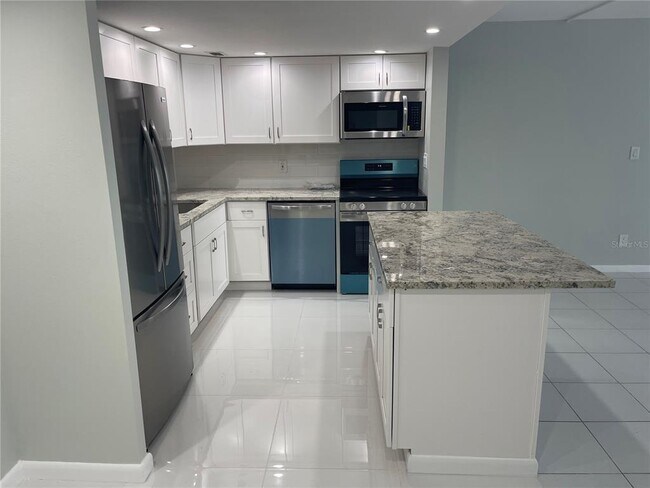 Building Photo - 851 Bayway Blvd