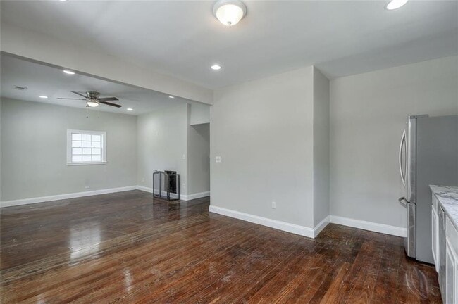 Building Photo - 679 Jones Ave NW