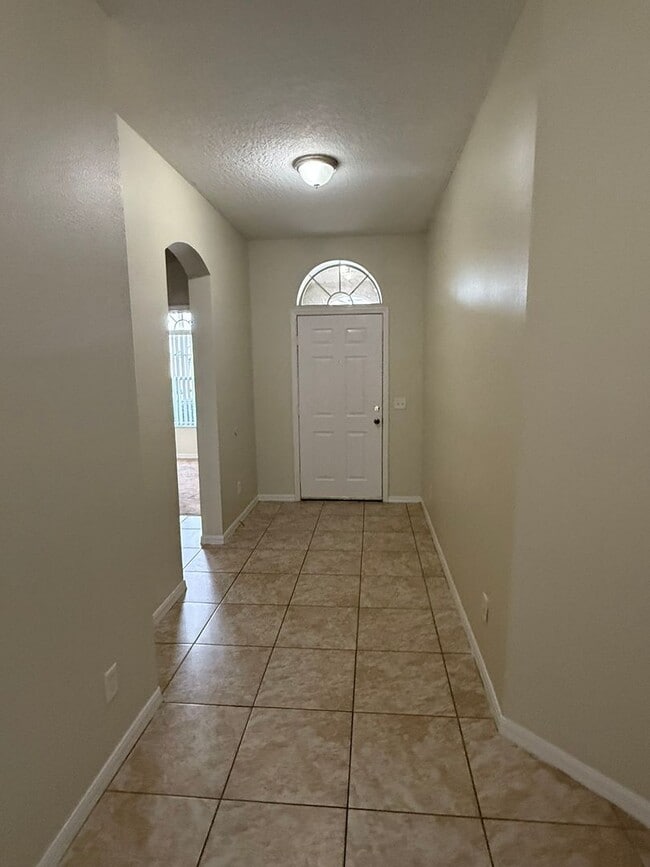 Building Photo - Chickasaw Place 3 Bedroom +Office or 4th B...