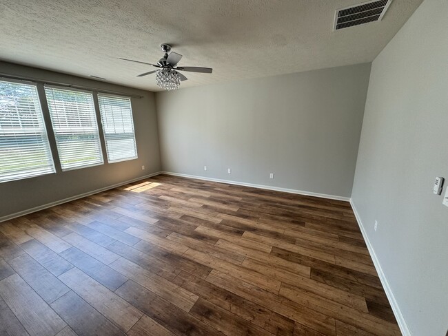 Building Photo - 6599 Seabiscuit Rd