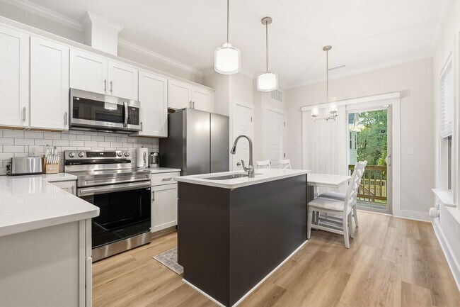 Building Photo - BRAND NEW LUXURY: Furnished 2 Bed/2.5 bath...