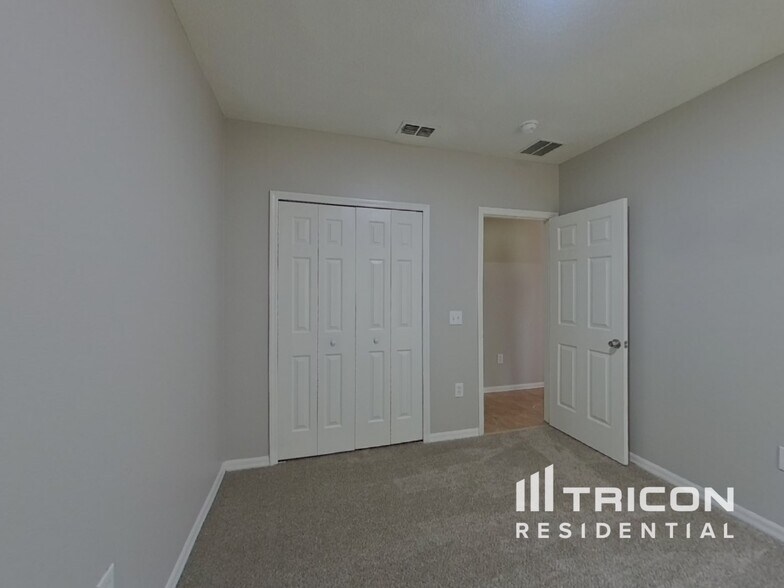 Building Photo - 853 Jarnac Dr