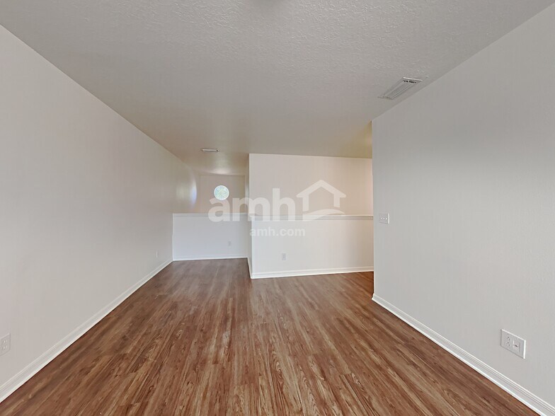 Building Photo - 5126 Clover Mist Dr