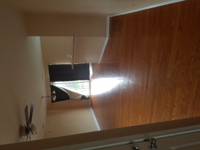 Building Photo - 1750 Pepperwood Way