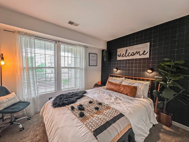 Building Photo - Stylish and Light-filled 2 Bedroom 2 Bathr...