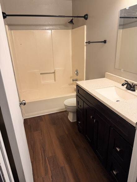 Building Photo - 7918 N Granville Rd