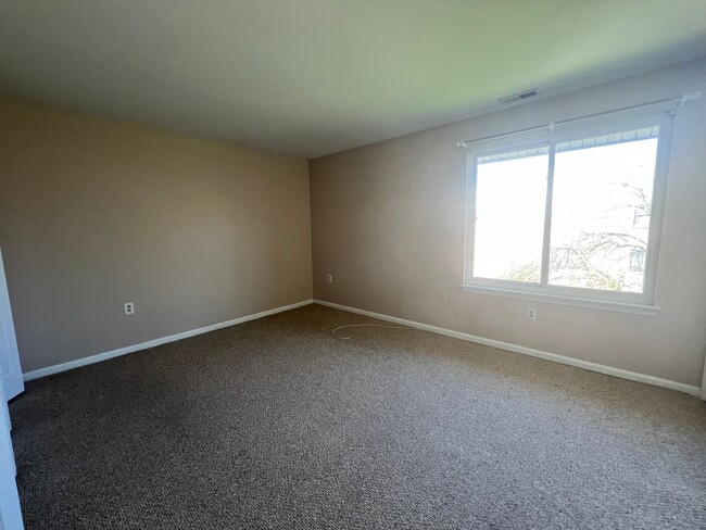 Building Photo - Lovely 2 BR/2 BA Condo in Glen Burnie!