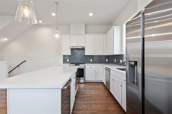 Building Photo - 3004 Charline