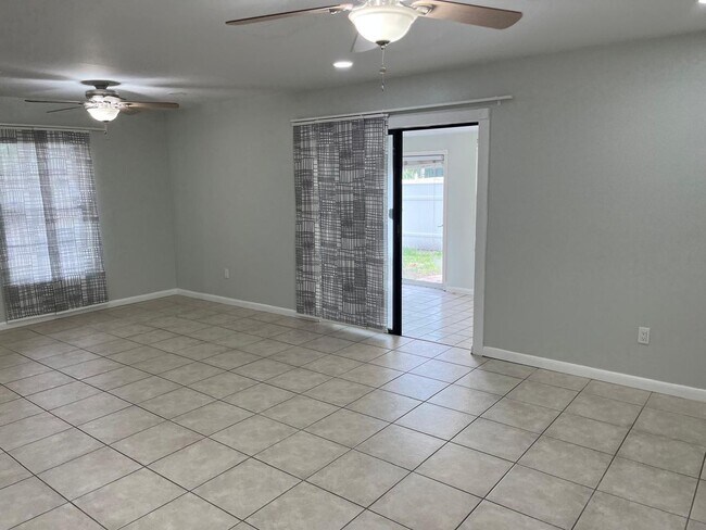 Building Photo - Beautiful 3BR Home in Central Tampa – Move-In Ready!
