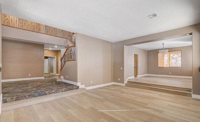 Building Photo - 757 Secret London Ave