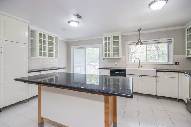 Building Photo - 103 Maple Branch St