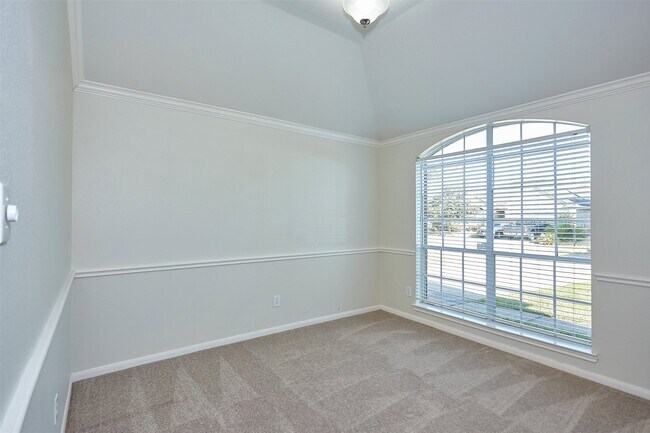Building Photo - 3630 Sheldon Dr