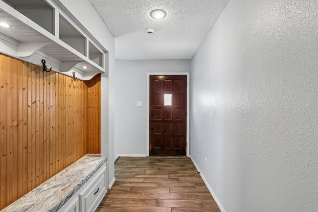 Building Photo - 5709 Maco St