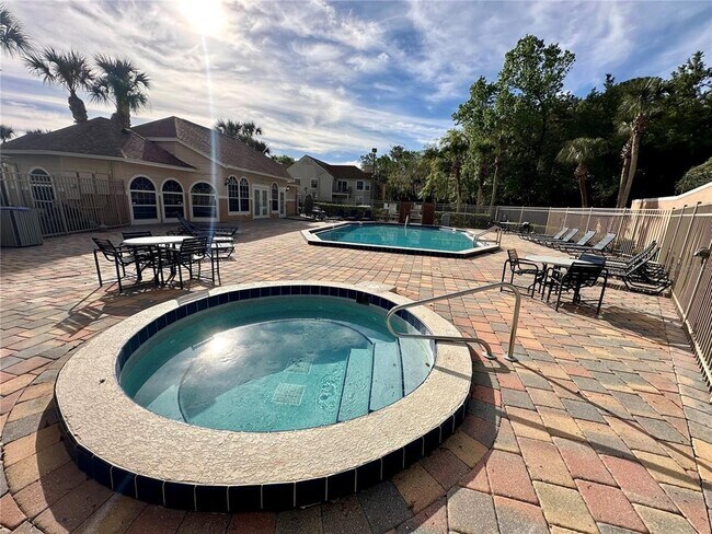 Building Photo - 696 Youngstown Pkwy