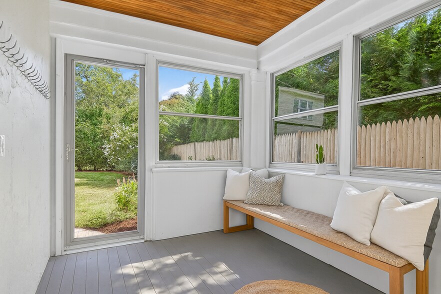 Building Photo - 39 Twitchell St