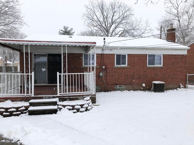 Building Photo - 924 E Windemere Ave