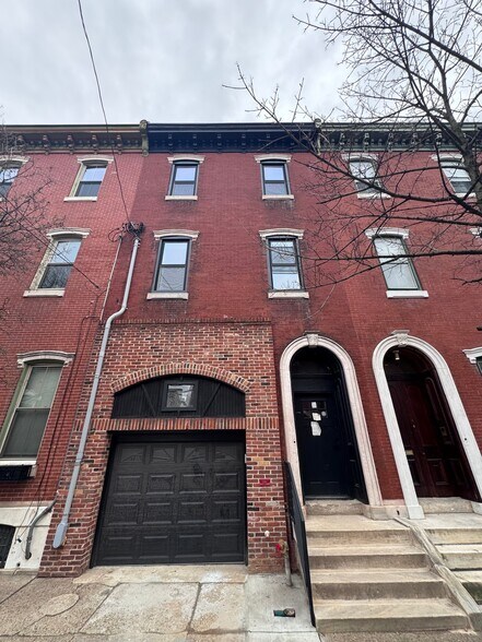 Building Photo - 647 N 16th St