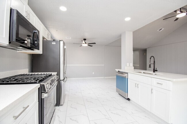 Building Photo - 23515 Briarcreek Blvd