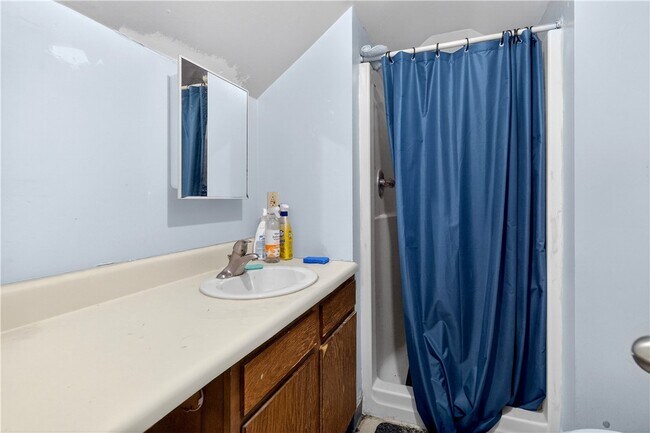 Building Photo - 303 Cornell St