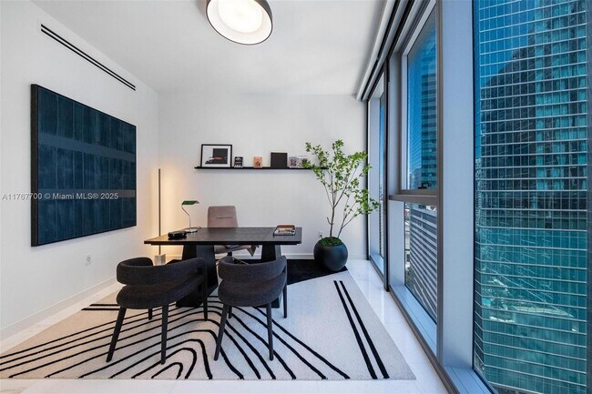 Building Photo - 300 Biscayne Blvd Way