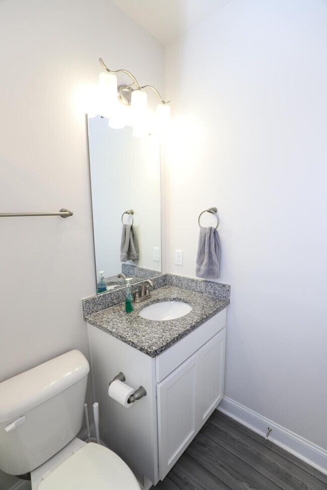 Building Photo - 870 Curlew Cir