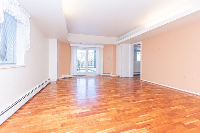 Building Photo - 1915 Geddes Ave