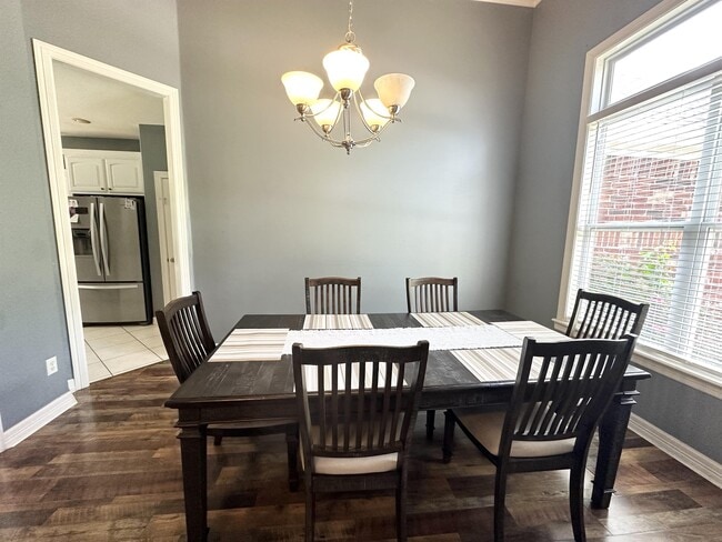 Building Photo - 3750 River Bend Dr