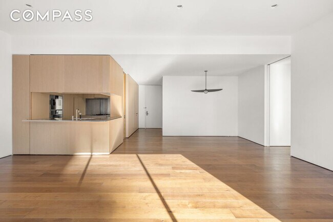 Building Photo - 527 W 27th St