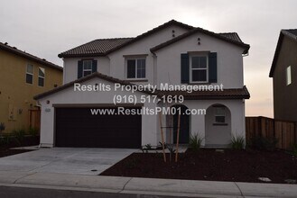 Building Photo - Lovely and Spacious 4 Bedroom Rocklin Home