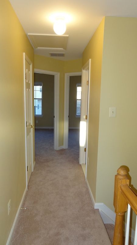 Building Photo - 2427 Clover Field Cir