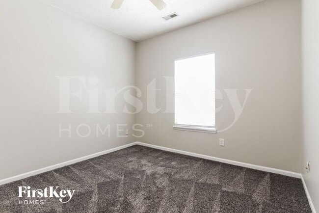 Building Photo - 8129 Red Barn Ct