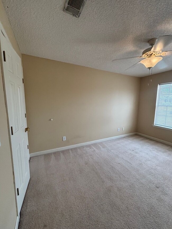Building Photo - **MANAGERS SPECIAL 250 OFF FIRST MONTH REN...