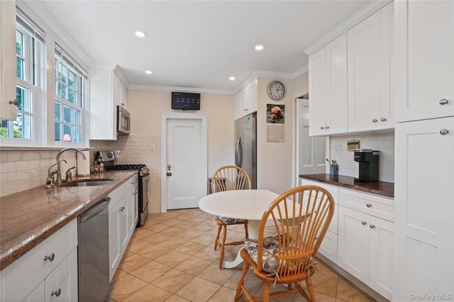 Building Photo - 30 Summit St