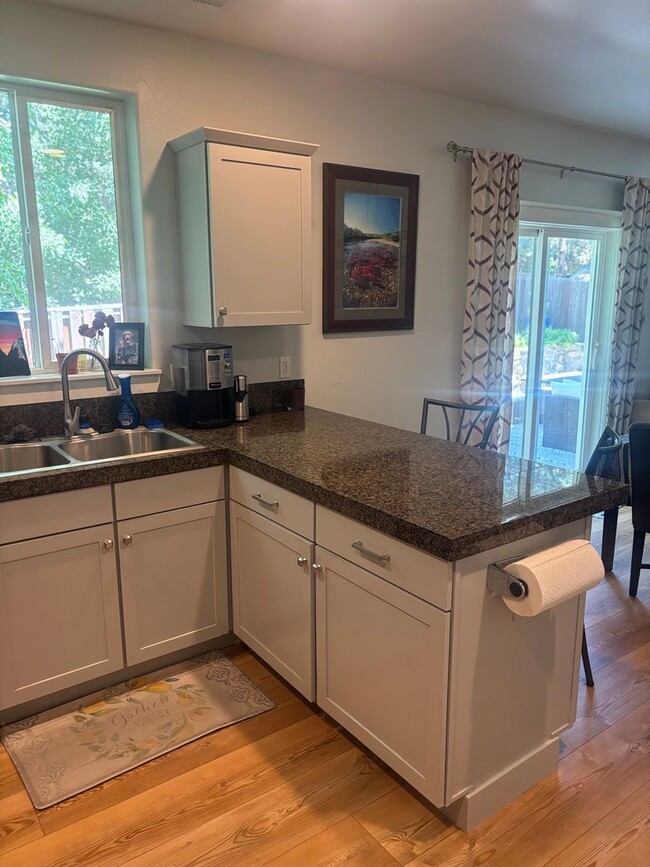 Building Photo - 3 Bedroom House with Large Bonus Room and ...
