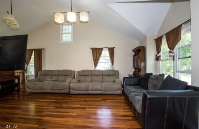 Building Photo - 4 Rumson Rd