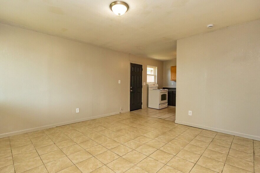 Building Photo - 852 Arlington Ave