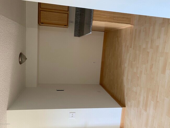 Building Photo - 4225 Del Mar Ave