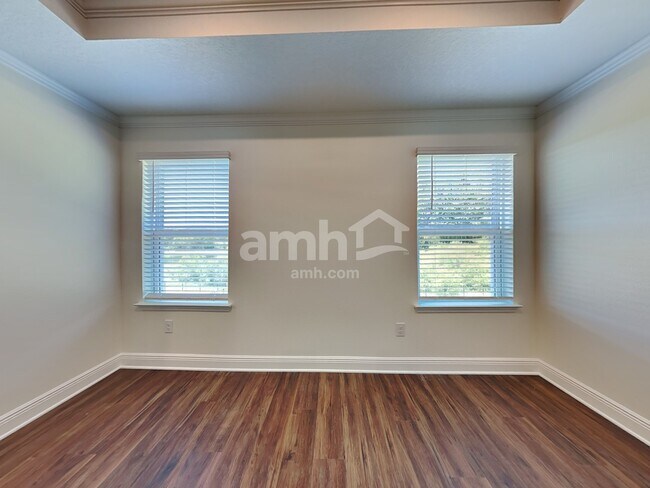 Building Photo - 27280 St Andrews Ave