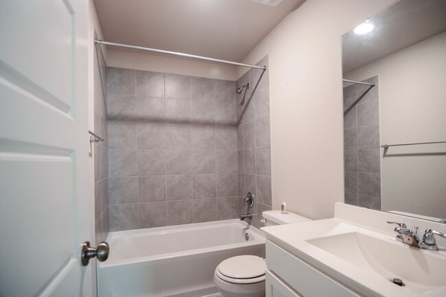 Building Photo - 21434 Holly Heights Rd