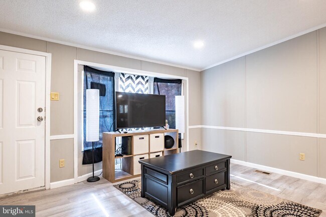 Building Photo - 6721 Timberbrook Ln