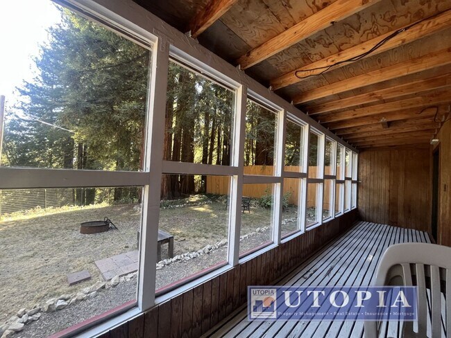 Building Photo - 10585 Redwood Dr
