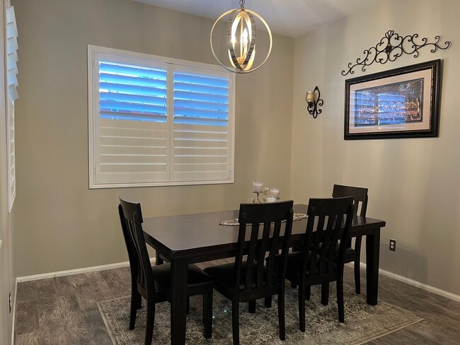 Building Photo - 115 Romanza Ln
