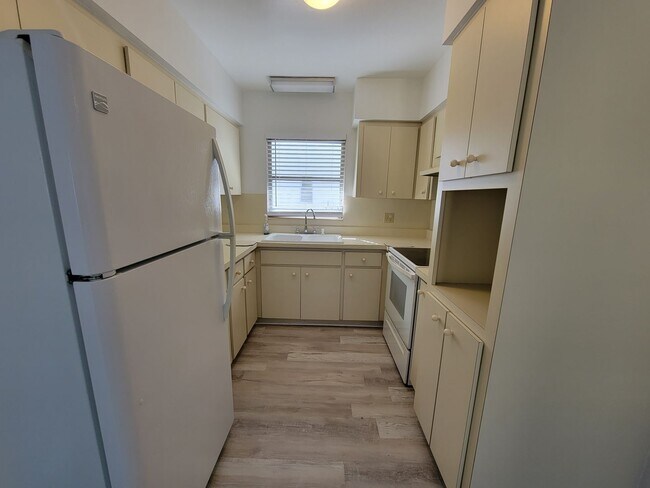 Building Photo - 505 Manatee Ct