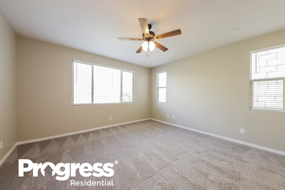 Building Photo - 10642 W Anna Ave