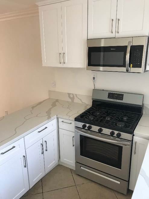 Building Photo - 6151 Fountain Ave